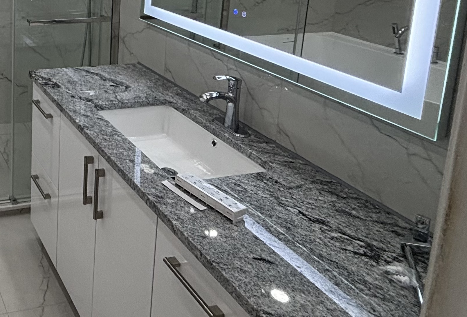 January 2026 Custom Bathroom Cabinets Manufactured in Laval, Quebec